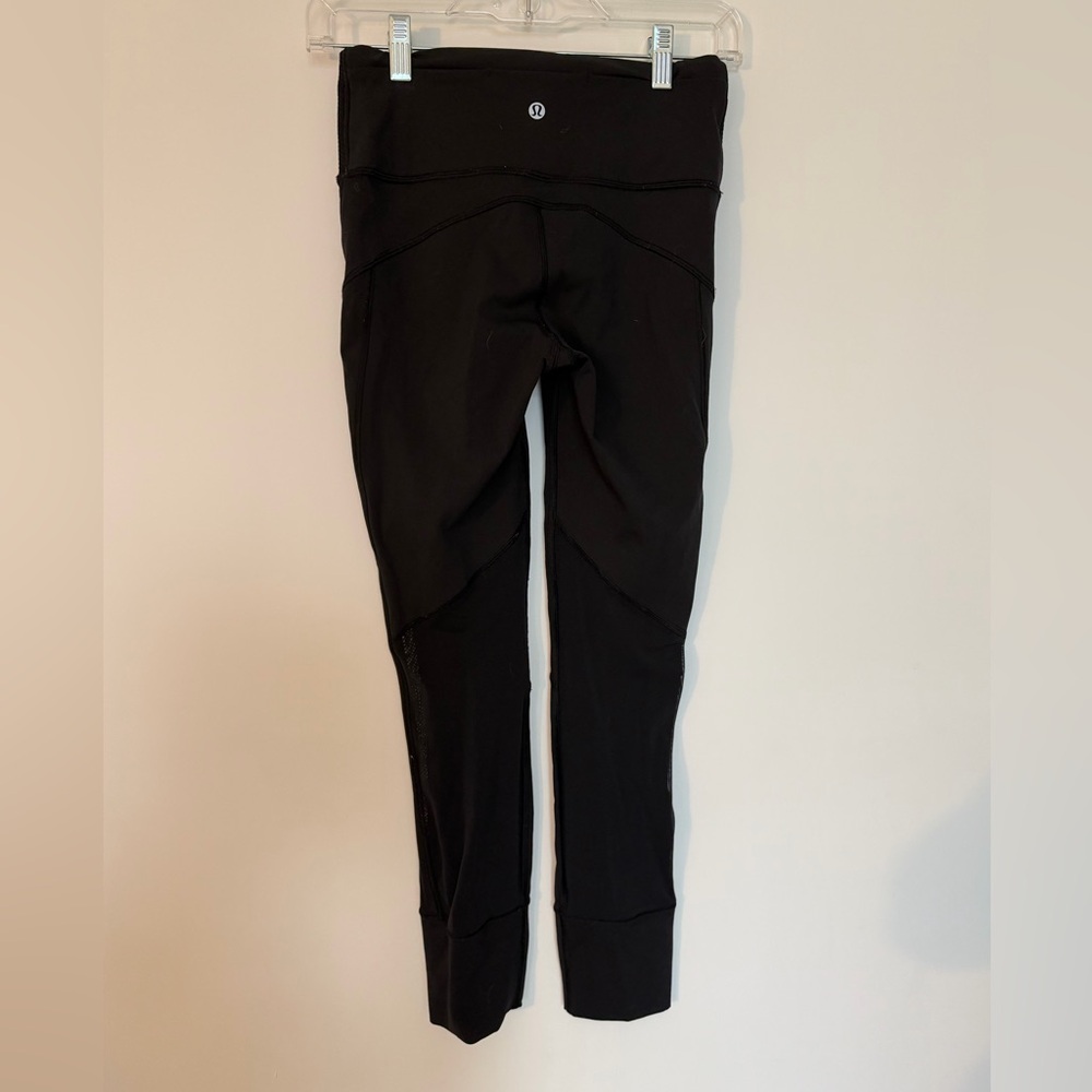 Lululemon women’s Black Leggings with mesh paneling